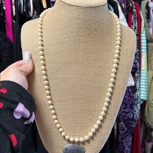 Marvella Elegant Faux Pearl Necklace w/hang tag no clasp pull over style
